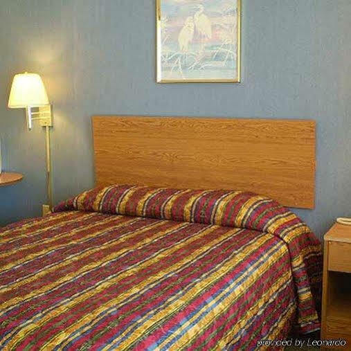 Budget Inn By Oyo Nassawadox Hwy 13 Esterno foto